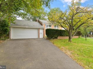 1747 Great Falls St, Mc Lean, VA