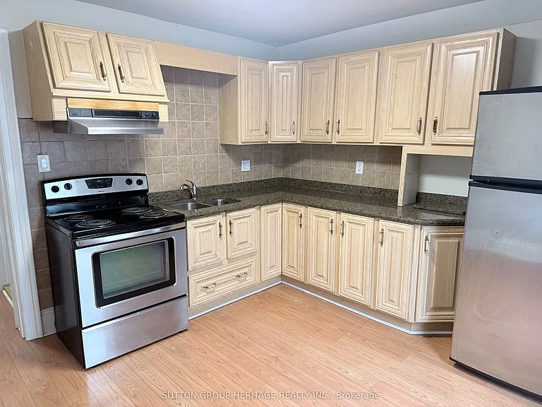 96 Brock St W #2 — Photo 5