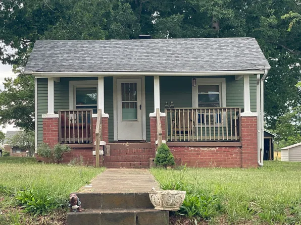 1063 Oakville Rd, Appomattox, VA 24522
