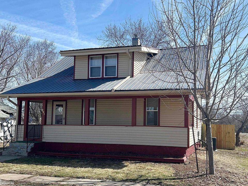 1st image of 203 Maple St