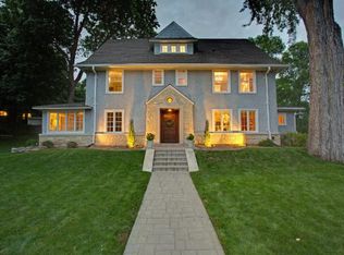 112 Elmwood Pl E, Minneapolis, MN 55419