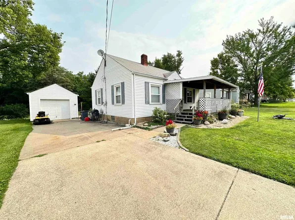 519 W Sunset Dr, Eureka, IL 61530