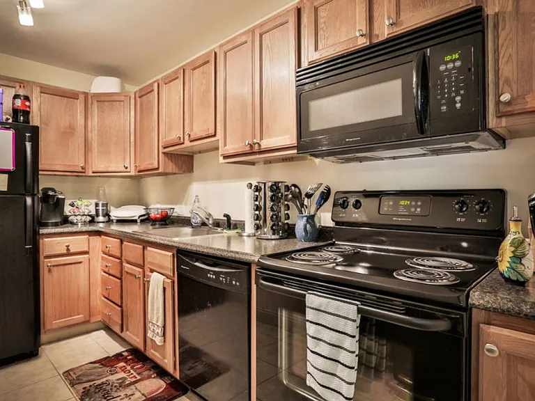 Dunns Bridge Apartments — Photo 41