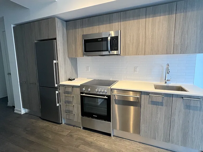 28 Wellesley St E #1606 — Photo 6