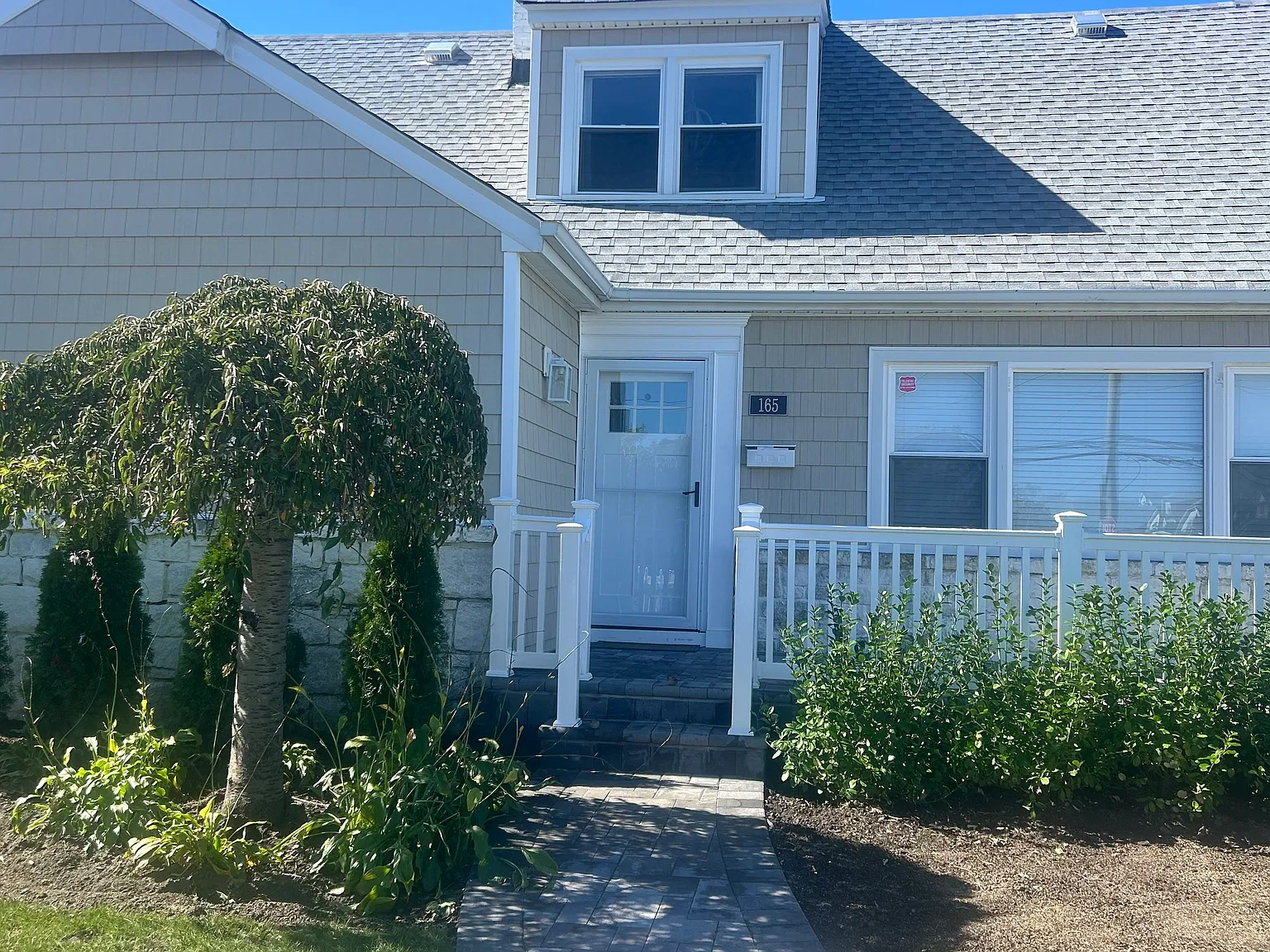 165 Franklin Blvd — Photo 1