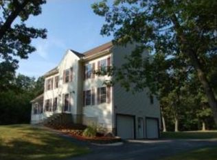 12 McCann Rd, Hudson, NH 03051