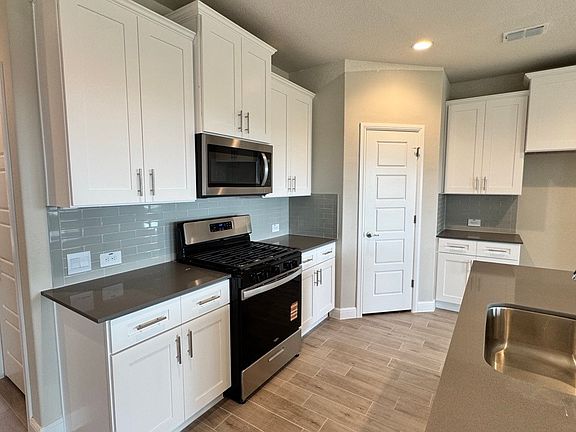 5th image of 10857 Black Onyx Dr