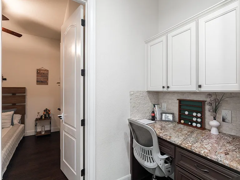 18 Sundown Ridge Pl — Photo 25