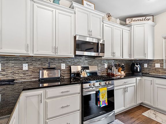 4th image of 1035 Edenberry Way #1