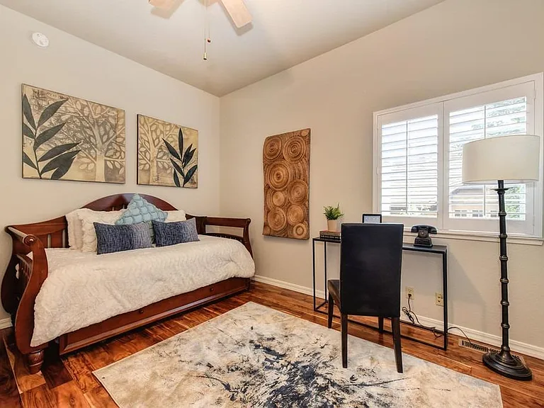4650 Dorchester Ln — Photo 19