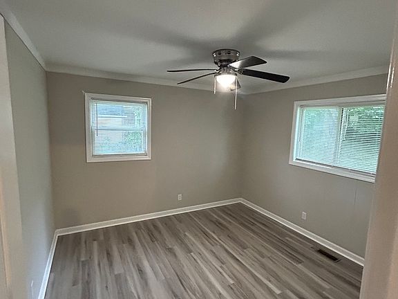 3rd image of 1320 Parker Ave SW