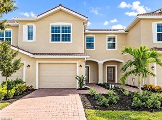 2916 Blossom Way, Naples, FL 34120
