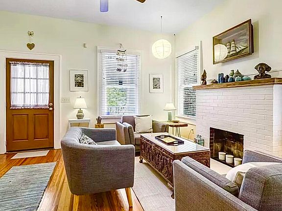 3rd image of 2628 GILMORE Street
