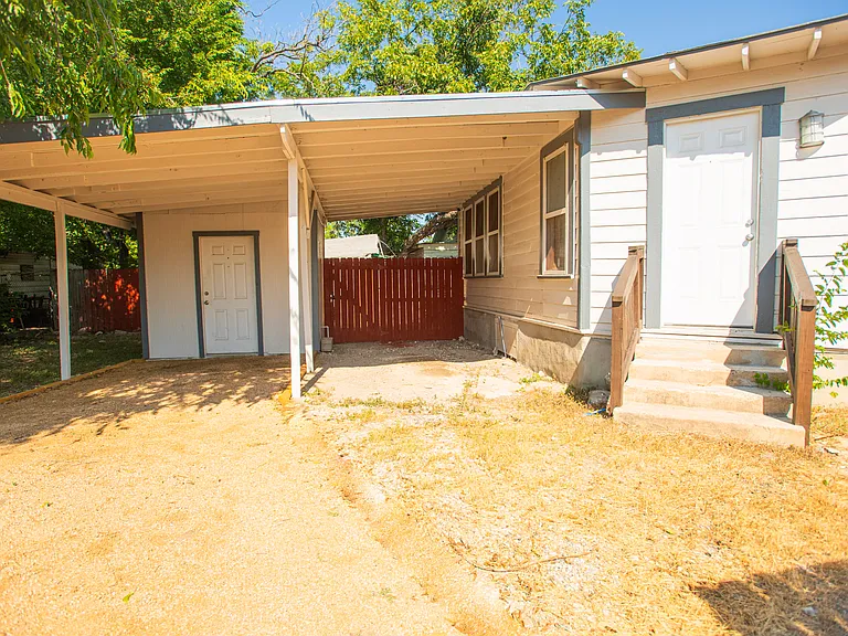 2802 Morales St — Photo 2