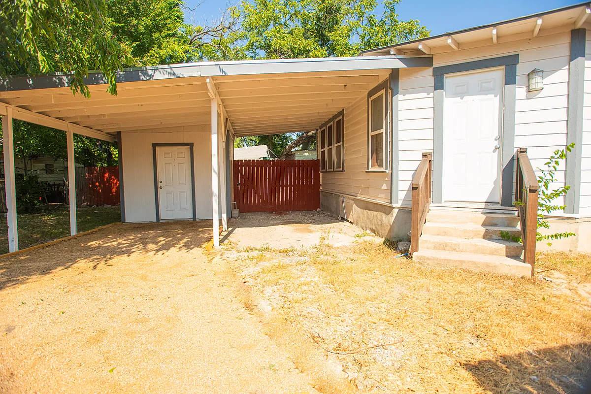 Building Photo - 2802 Morales St