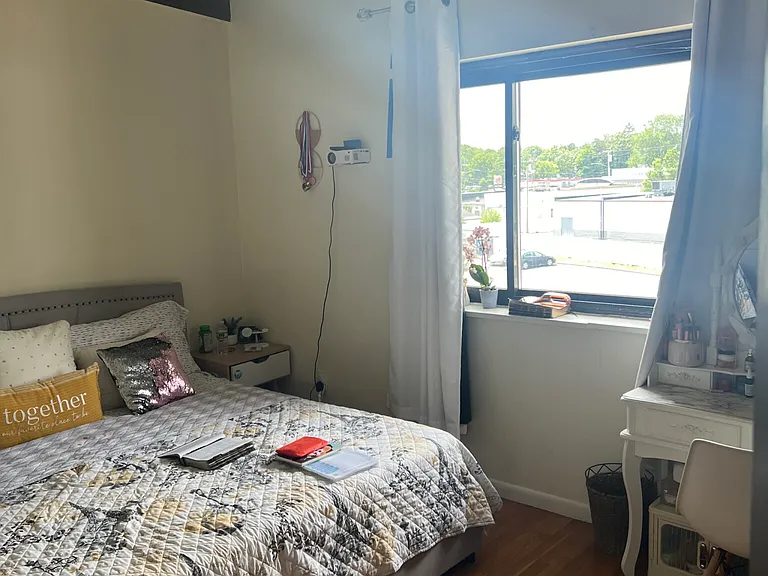 220 Central St #11 — Photo 10