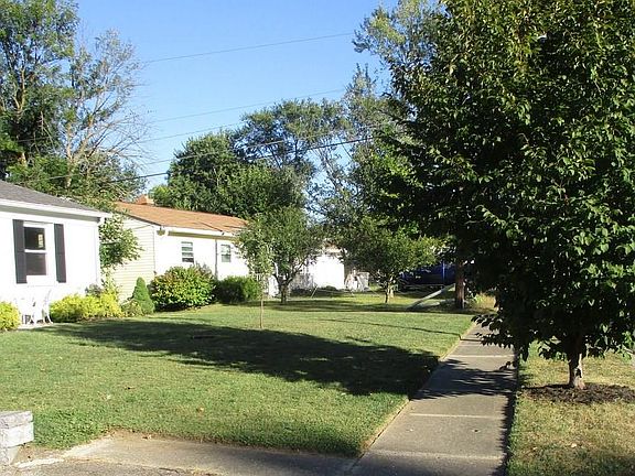 4th image of 2555 Beechcrest Dr