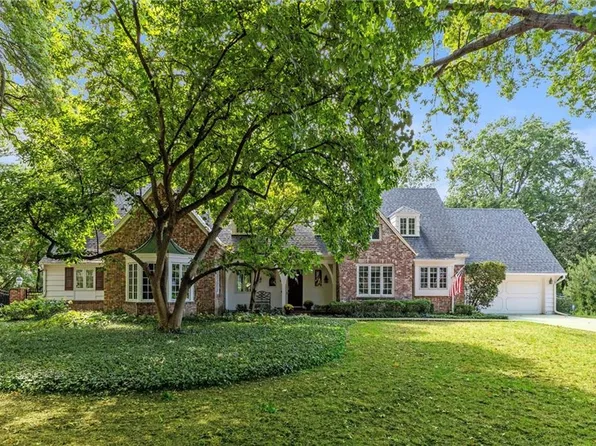 6432 Verona Rd, Mission Hills, KS 66208