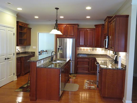3rd image of 20275 Millbrook Dr