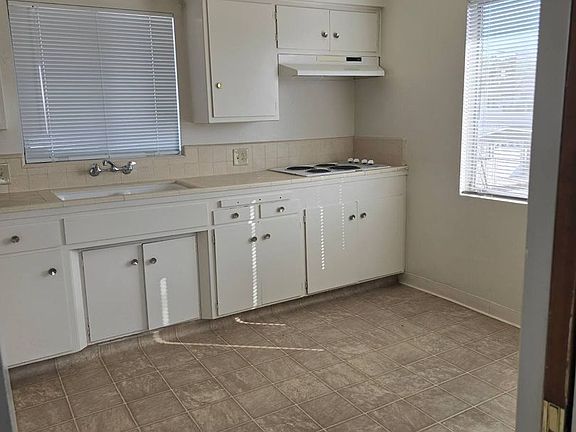 3rd image of 938 Princeton Ave #E