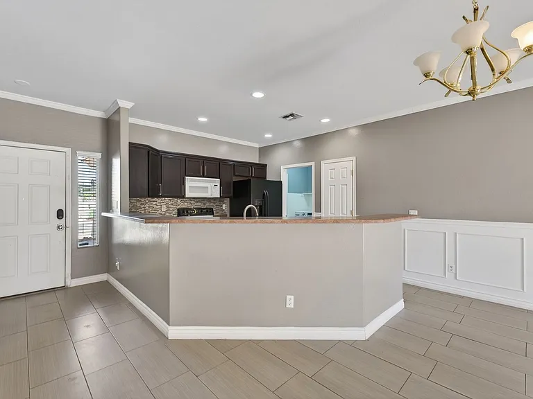 7306 S 14th St — Photo 10