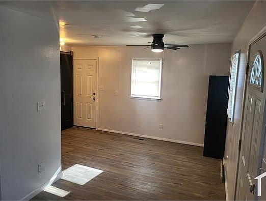 2nd image of 1104 Charleston Blvd