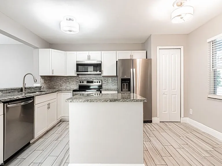 1392 Churchill Cir #O-101 — Photo 3