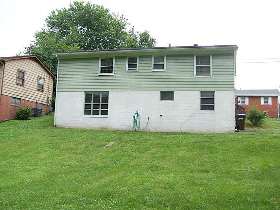 2nd image of 817 2nd St