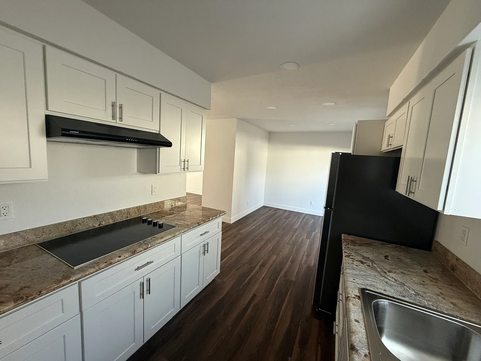 2 bed, 900 sqft, $1,500 — Photo 4