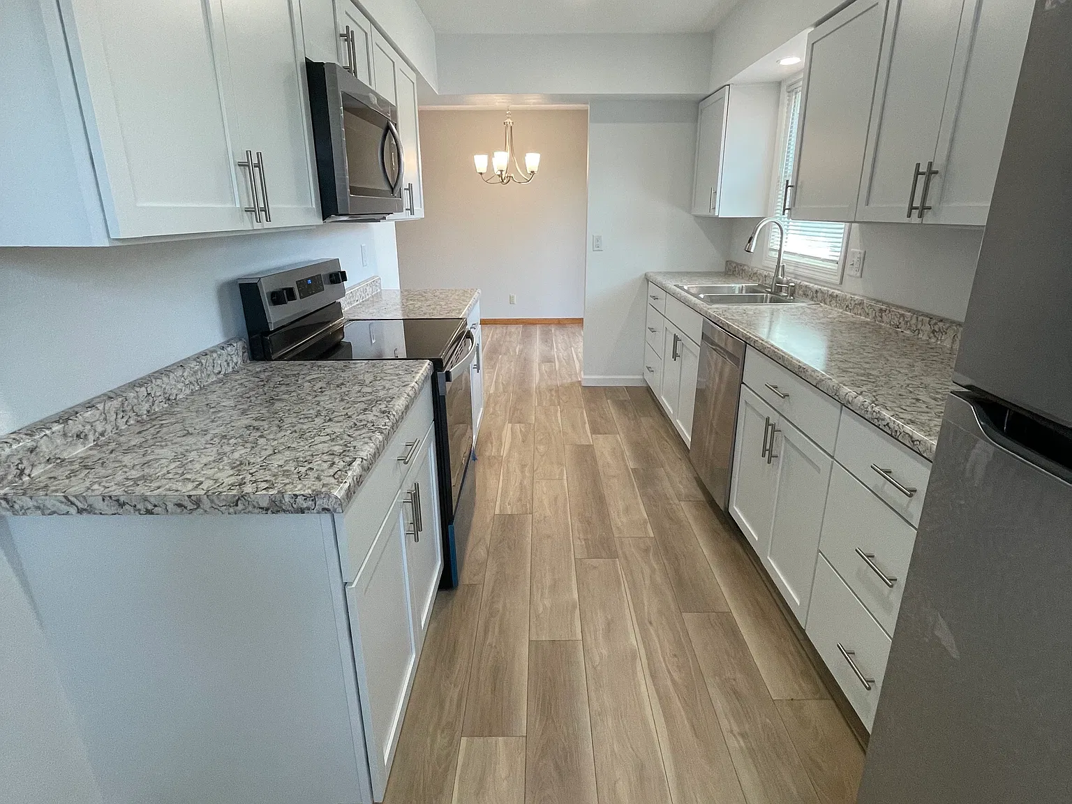 3 bed, 1.5 bath, 1600 sqft, $1,800 — Photo 1