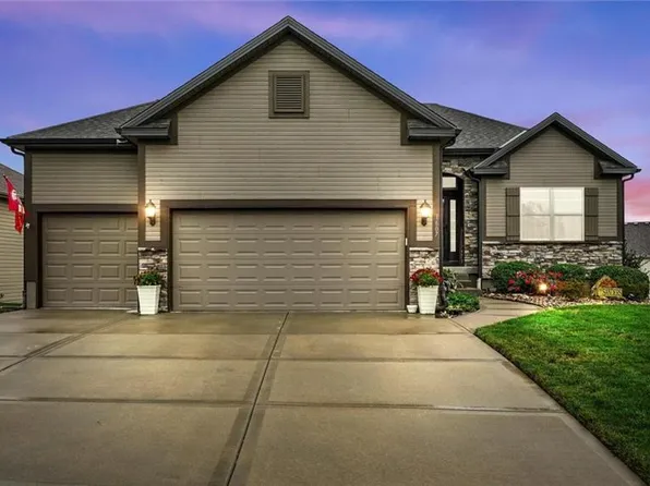 1607 NE 124th Ter, Kansas City, MO 64165
