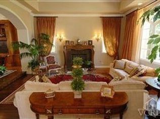 4915 Summit View Dr, Thousand Oaks, CA 91362