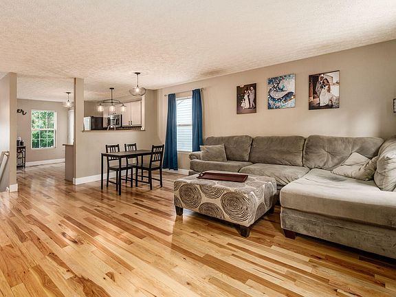 5th image of 517 Wellsleyglen Dr