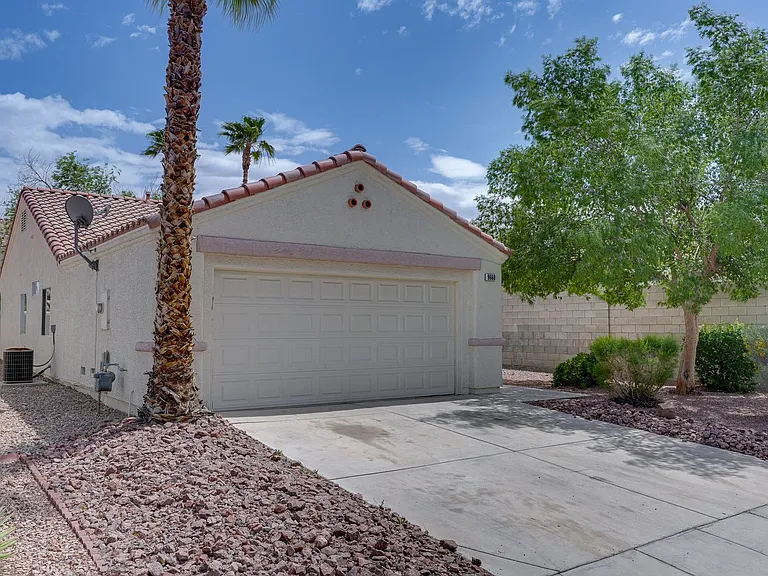 9660 Crystal Ridge Rd — Photo 2