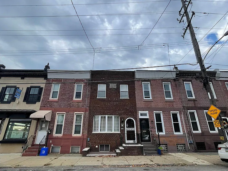 2444 E Huntingdon St — Photo 16