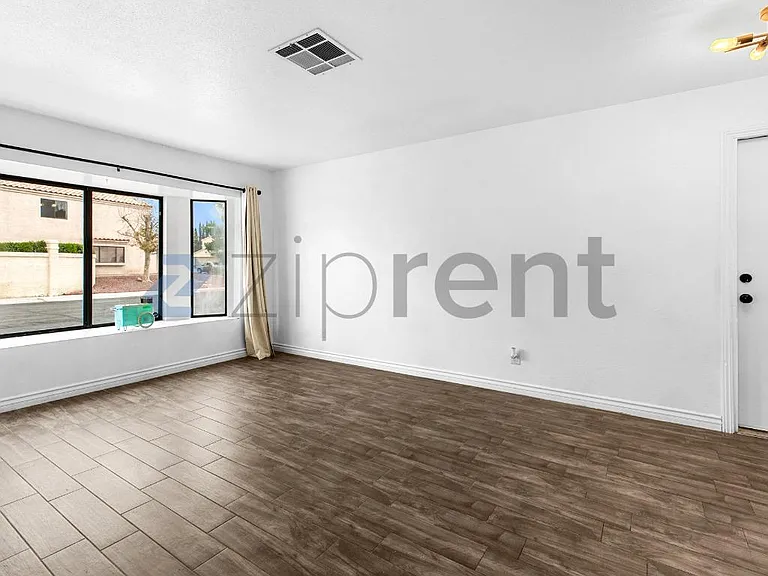 2821 Willow Wind Ct — Photo 3