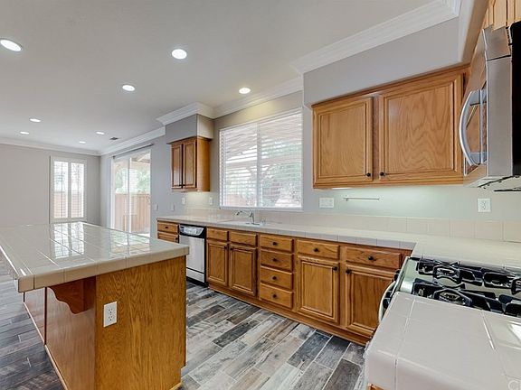5th image of 24326 Rosita Dr