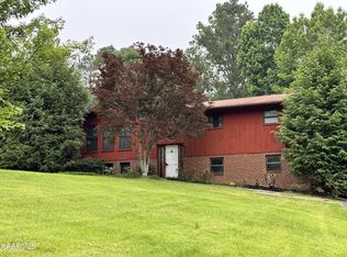 780 Riley Dr, Lenoir City, TN 37771