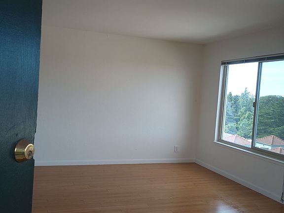 2nd image of 344 Carl St #5