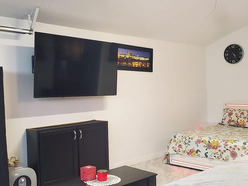 2nd image of 1541 Crestridge Dr #1