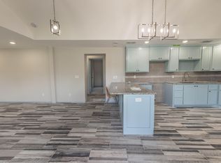 221 3rd St, Idalou, TX 79329
