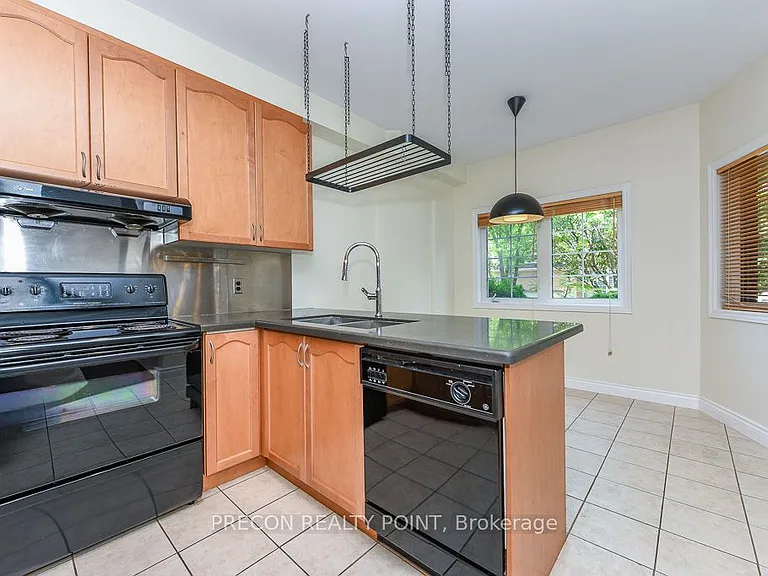 100 Beddoe Dr #4 — Photo 8