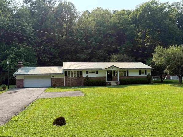 1726 Flaggy Meadow Rd, Mannington, WV 26582