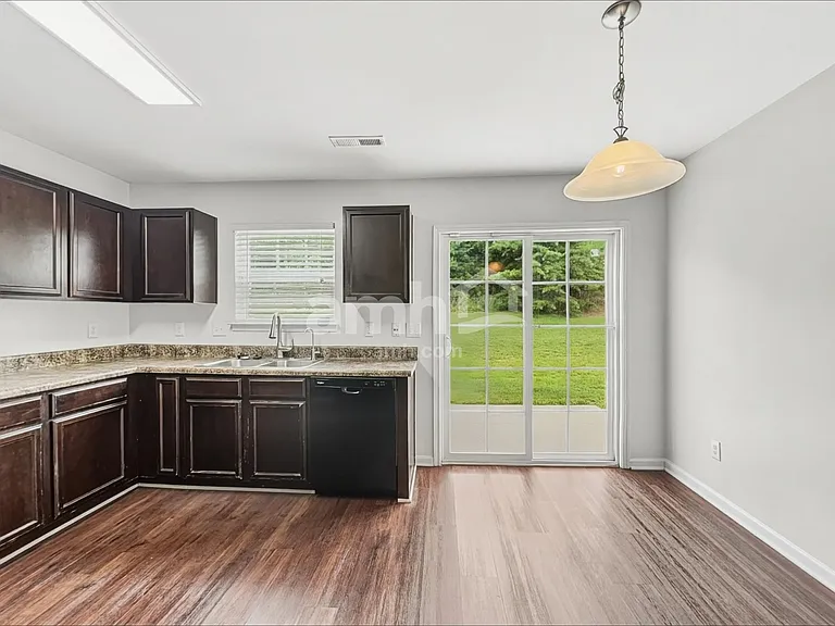145 Mount Olivet Dr — Photo 5