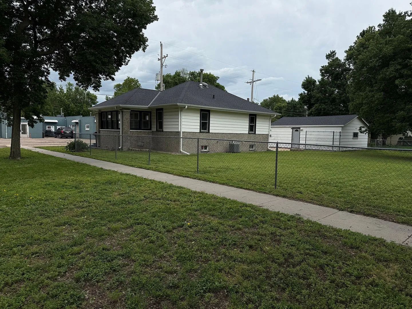 Charming 2-Bedroom Home with Spacious Backyard and 2-Car Garage — Photo 2
