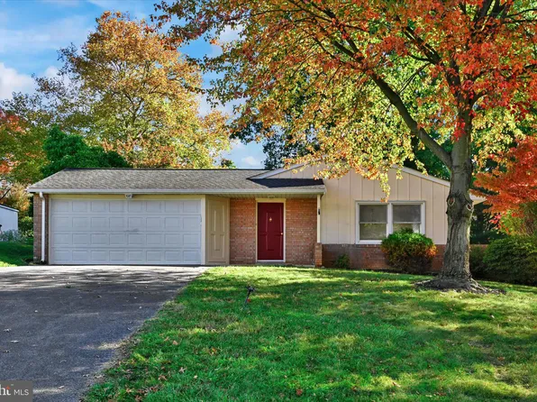 47 Holly Dr, Leola, PA 17540