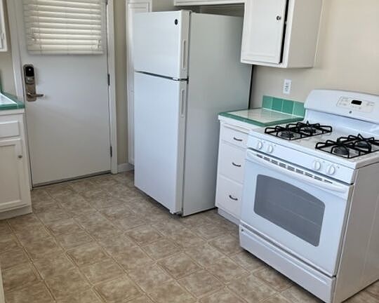2nd image of 976 Elkland Pl APT 2