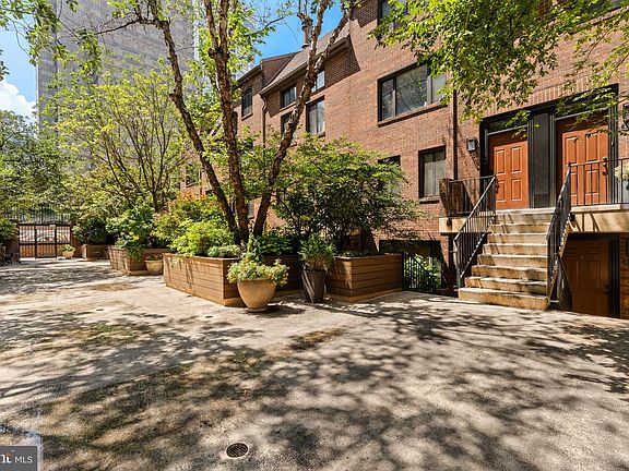 2nd image of 2034 Arch St #Klw