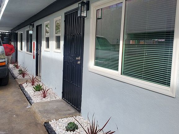 2nd image of 823 Lagoon Ave APT 4