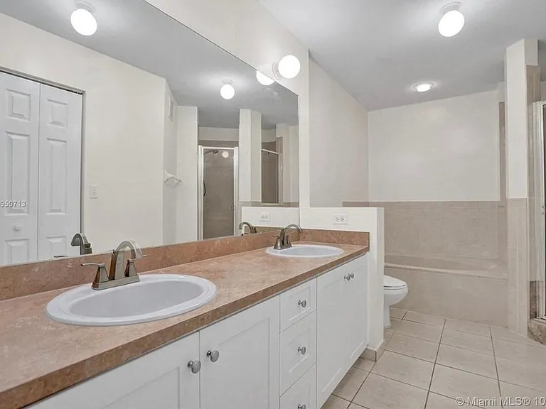 2316 SE 23rd Ter #2316 — Photo 8